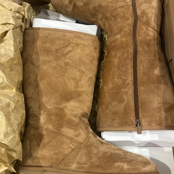 Women Sumner Ugg Boots - Picture 6 of 11